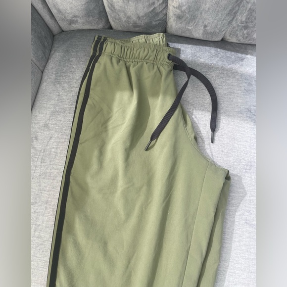 Adidas track pants windbreaker joggers M - Picture 2 of 7